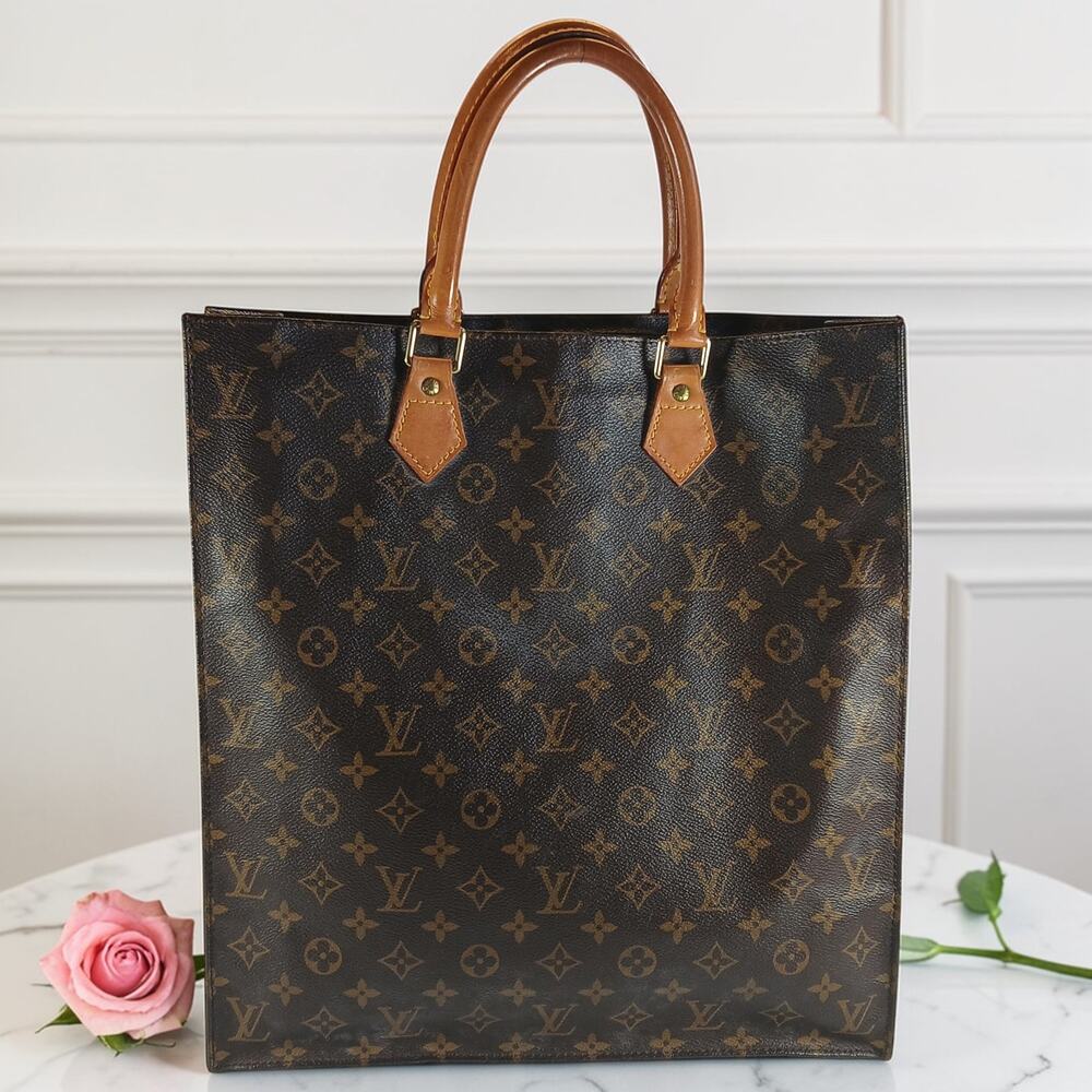 Authentic Louis Vuitton Monogram Sac Plat Vintage Tote Bag MSRP $2800 W/DUST BAG